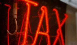 Junior bankers in London find pay rises eaten by 72% tax rate