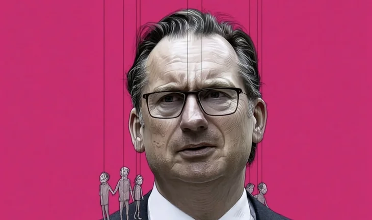 Simon Sadler with some small bad employees on his shoulder 