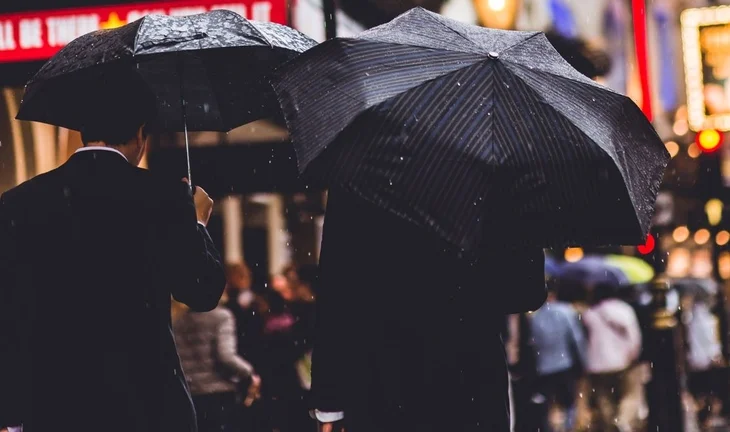 Morning Coffee: The US private equity firm hiring $400k bankers in London. Junior finance professionals crippled by uncertainty