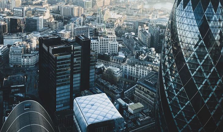 Now's the time to use a visa to get a London banking job