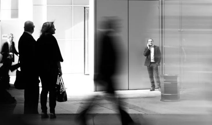 Banks use employment contracts as flex in hiring wars