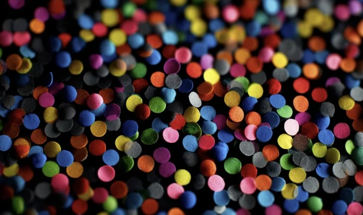 coloured dots 